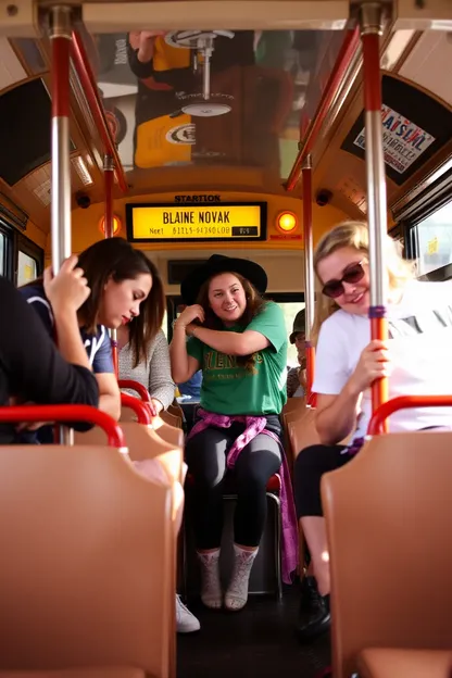 Blaine Novak, chicas en un viaje escolar en autobús