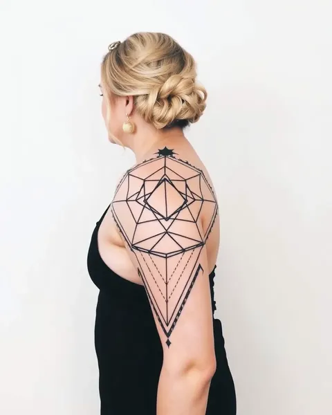 Diseños de Tatuaje Geométrico: Formas de Arte Tradicional y Moderno Unidas