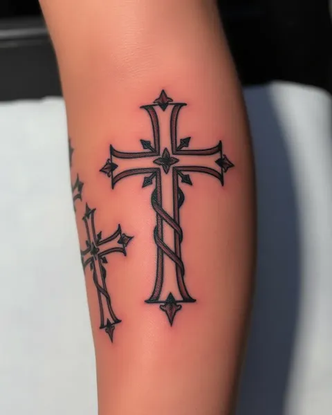 Diseños de tatuaje de cruz de tres para brazo y pierna