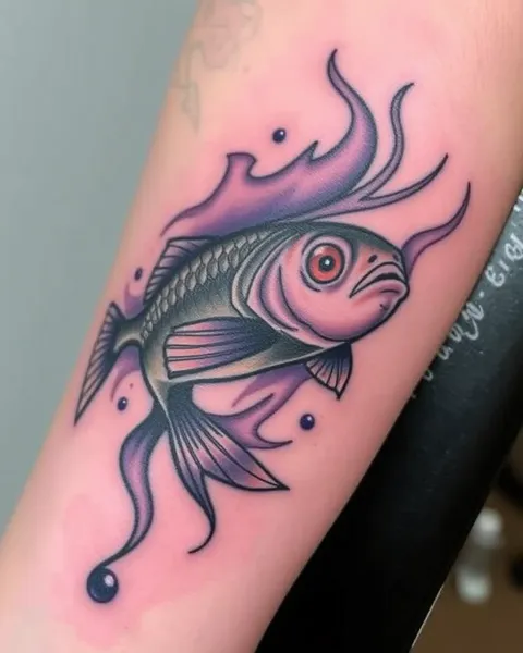 Diseños de tatuaje de pescado fresco para tu espalda