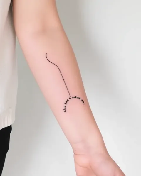 Elegancia de tatuajes lineales simples