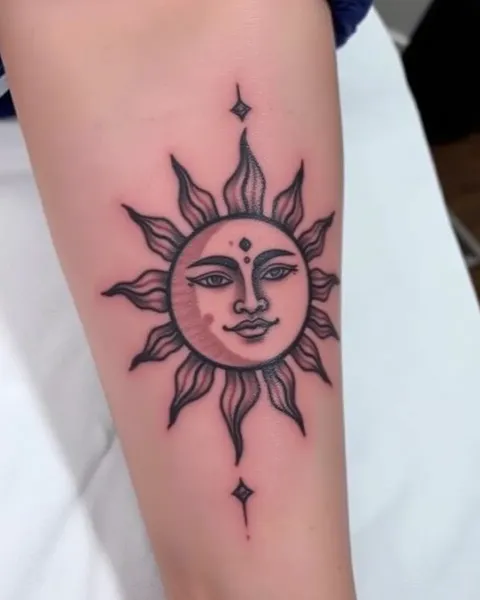 Entendiendo el simbolismo de tatuajes de sol y luna