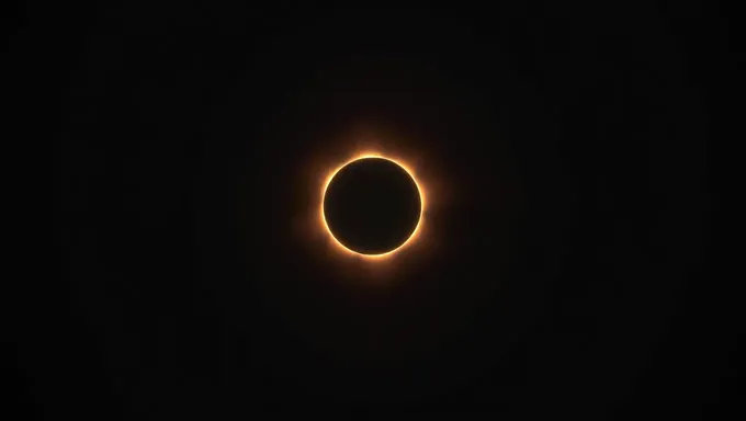 Foto del eclipse solar de 2025 rara tomada desde el espacio