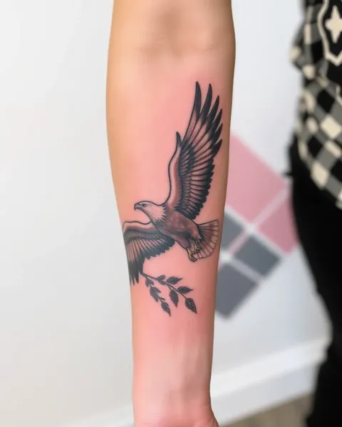 Galería de Inspiración de Arte de Tatuaje de Águila en Antebrazo