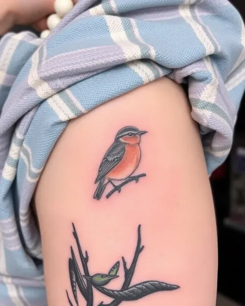 Ideas de Tatuaje de Pájaro Pequeño para Amantes de la Naturaleza