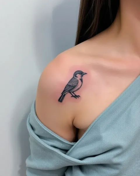 Ideas de tatuaje de ave pequeña para expresión personal