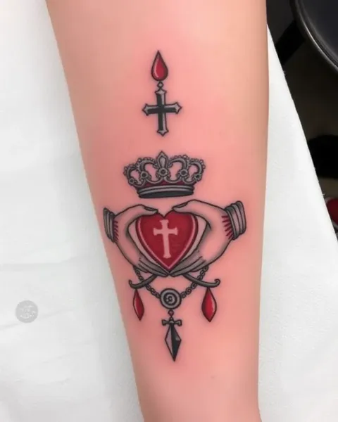 Ideas de tatuajes de Claddagh para hombres y mujeres