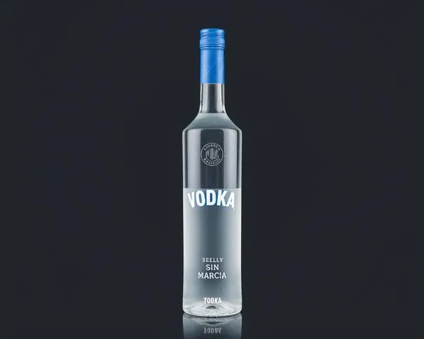 Imagen de botella de vodka sin marcas de PNG