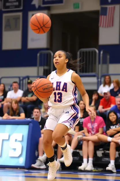 Jugadoras de Baloncesto Femenino de LHSAA Trabajan Juntas Como Equipo