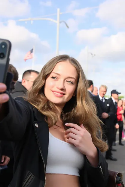 La selfie desnuda de la niña de joven causa controversia