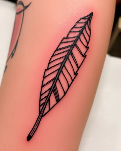 La significación de un tatuaje de pluma en el simbolismo