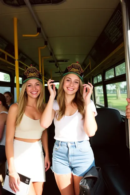 Las Chicas de Blaine Novak Toman el Autobús al Trabajo