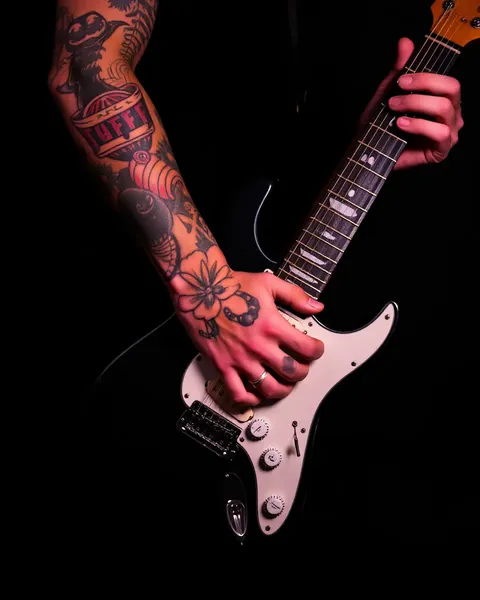 Legado musical del guitarrista tatuado