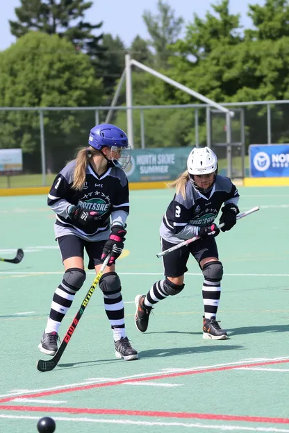 Niñas del Norte disfrutan de la Liga de Hockey de Verano