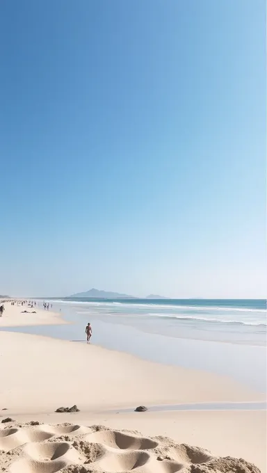 Pechos Desnudos en la Playa: Diversión en la Playa Sin Inhibiciones