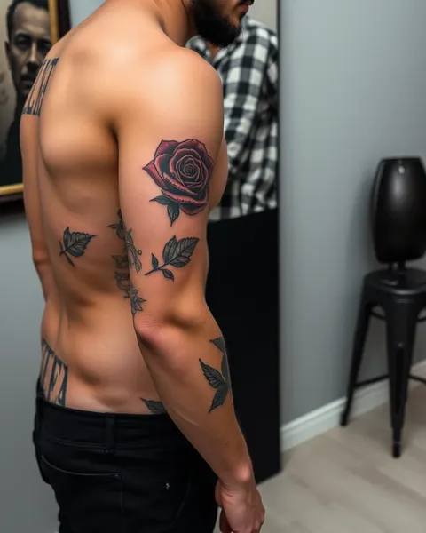 Rosas Adornan Tatuajes de Hombres