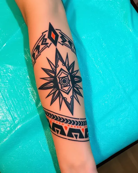 Tatuajes de brazos con motivos y patrones aztecas