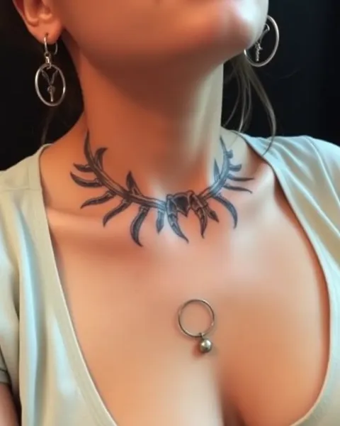 Tatuajes de hueso de collar para mujeres