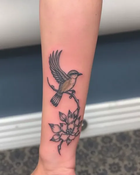 Conception de tatouage d'oiseau unique pour l'expression créative