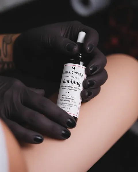 Crème anesthésique pour tatouage : société disponible