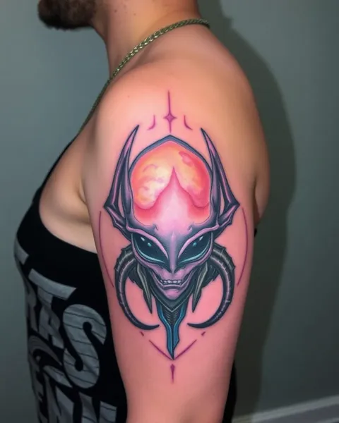 Designs de tatouage d'alien complexes pour le bras et le dos