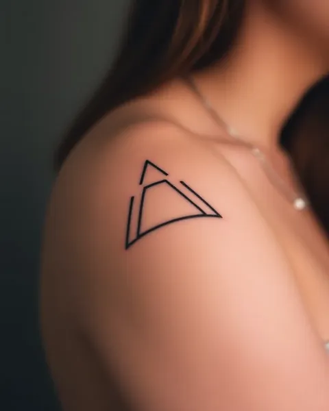 La signification et l'importance du tatouage triangulaire dans l'époque moderne