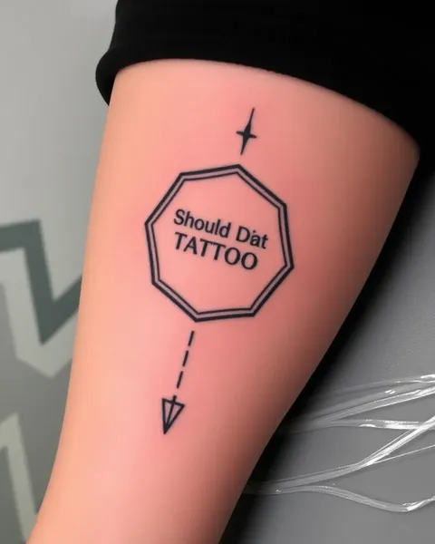 Le symbole hexagone tatoué devrait être considéré