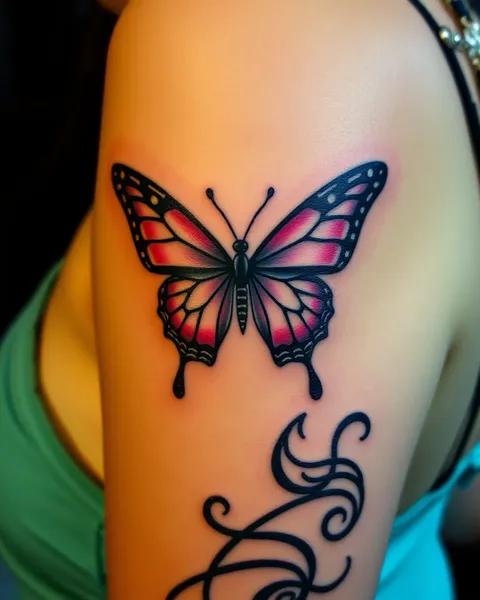 Le tatouage de papillon symbolise la liberté et les débuts nouveaux