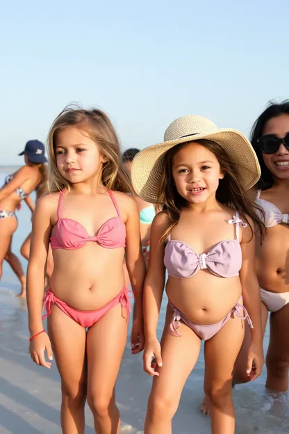 Les petites filles en maillot de bain partout