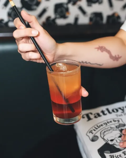 Pouvez-vous boire des boissons alcoolisées après tatouage