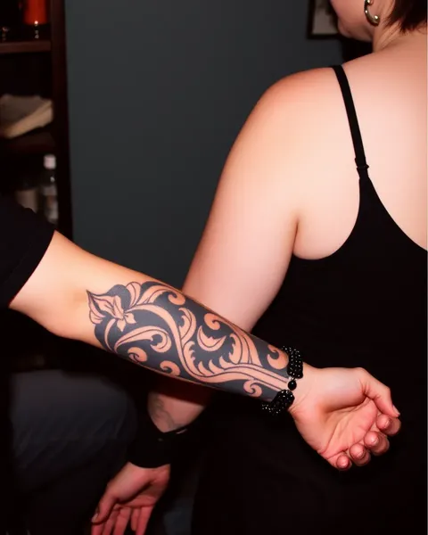 Tatouage Zeitgeist SF sur les deux bras : tendance culturelle