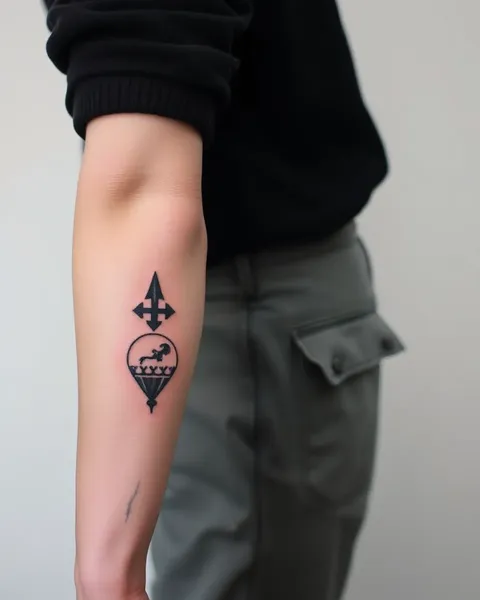 Tatouages de Coude Petit pour des Personnalités Masculines