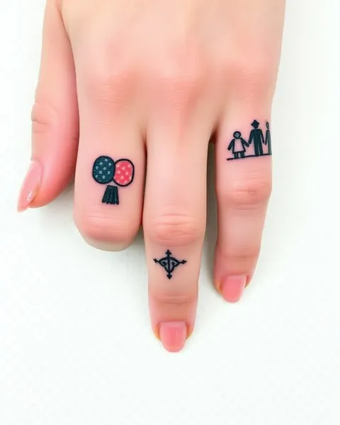 Tatouages de doigts chic pour les femmes : des designs de tatouages de doigts chic