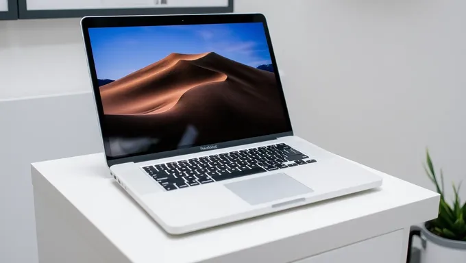 MacBook Pro 14 2025 Silver Design and Display