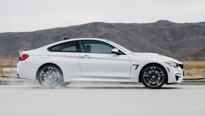 BMW M4 2025モデル新機能披露