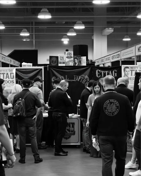 Convenção de Tatoo de Chicago para Enthusiastas de Tatoo Só