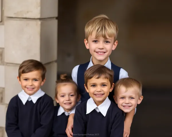 Fotos da Cate School Exibem Orgulho Estudantil